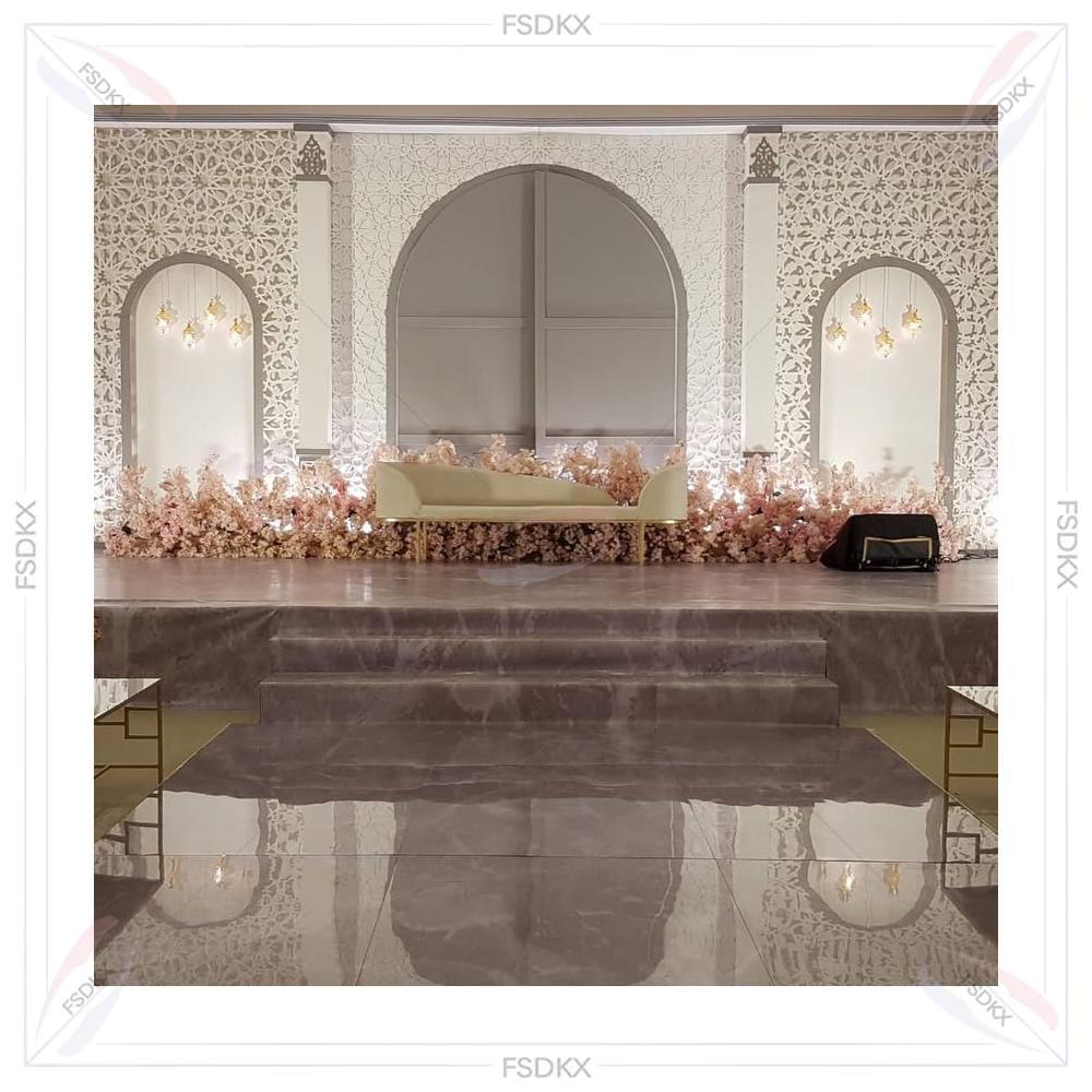 Outdoor Furniture Used - Arco Nuziale in PVC Bianco per