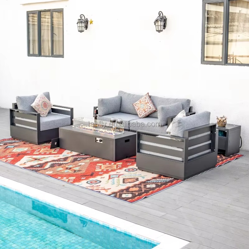 Outdoor Furniture With Fire Pit Table - Set di Mobili da Giardino per