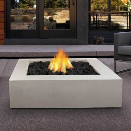Set Divano da Esterno con Tavo - Outdoor Furniture With Fire Pit Table recensione e prezzo