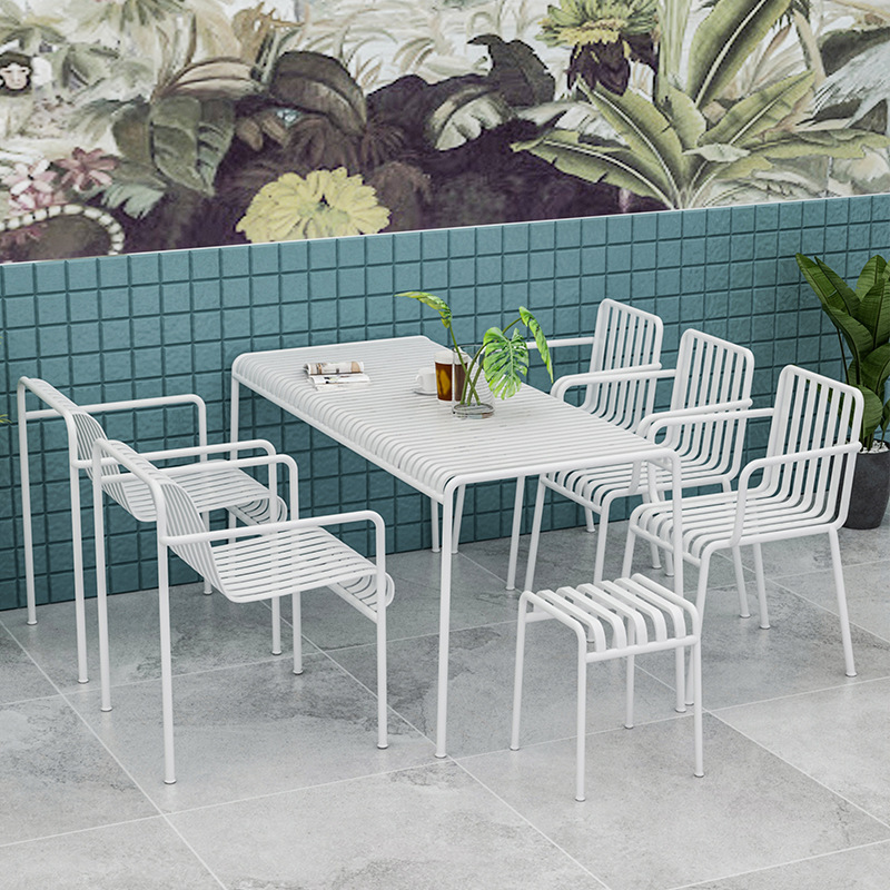Set tavolo e sedie da esterno  - Outdoor Furniture Cost recensione e prezzo